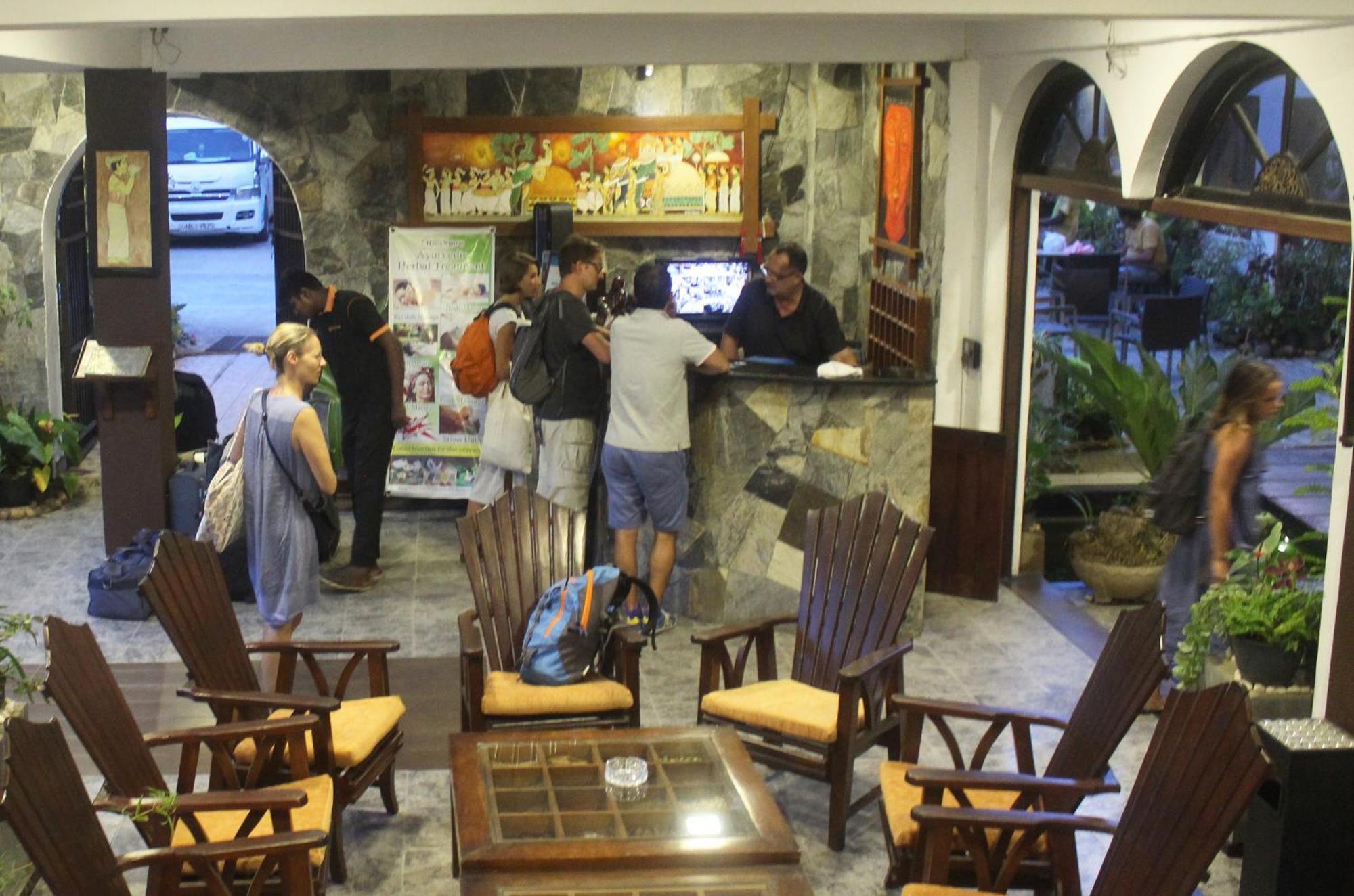 โฮเต็ล ซันเรย์ Hotel แคนดี้ ภายนอก รูปภาพ