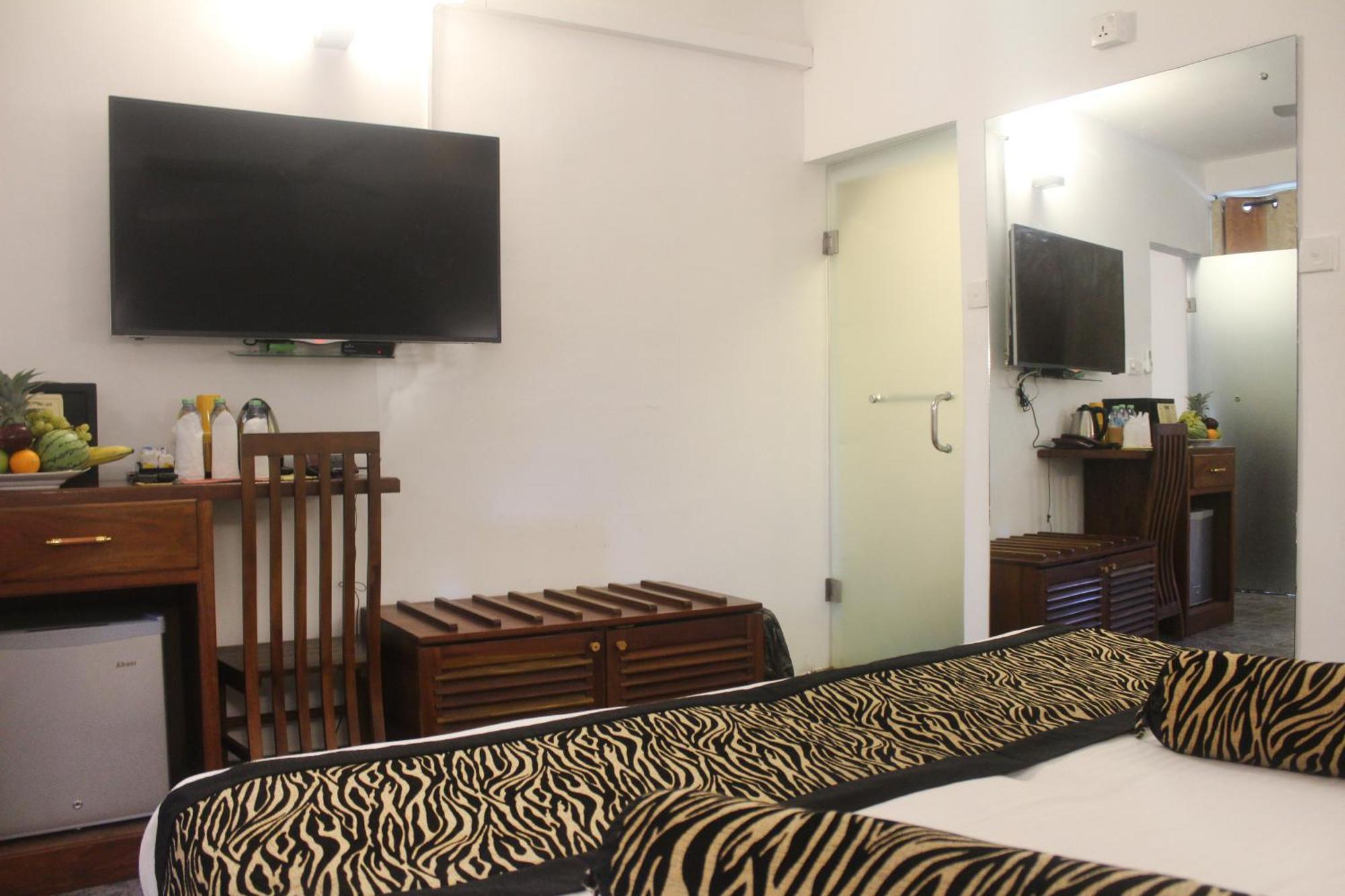 โฮเต็ล ซันเรย์ Hotel แคนดี้ ภายนอก รูปภาพ