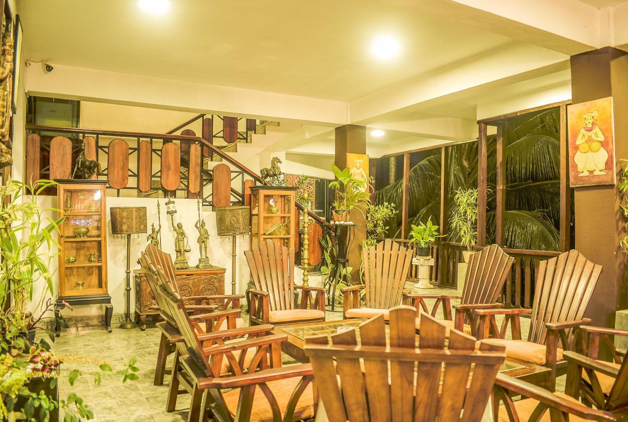 โฮเต็ล ซันเรย์ Hotel แคนดี้ ภายนอก รูปภาพ